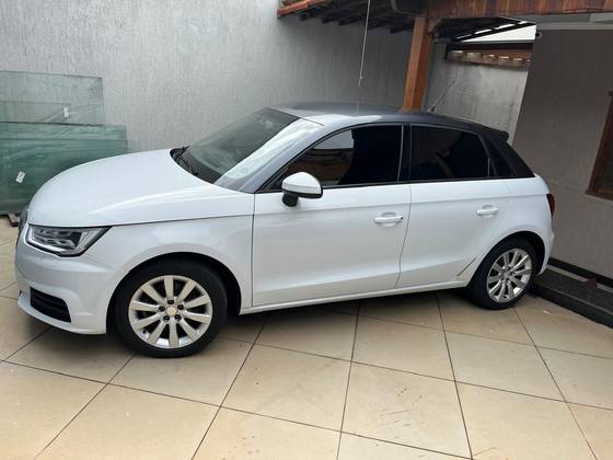 AUDI A1 1.4 TFSI SPORTBACK ATTRACTION 16V 122CV GASOLINA 4P S-TRONIC